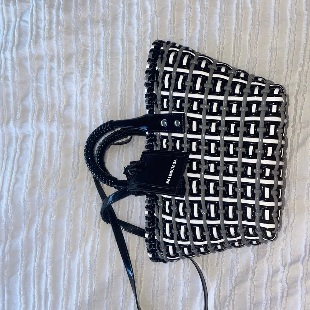 Balenciaga BISTRO XS BASKET WITH STRAP. - Picture 2 of 5